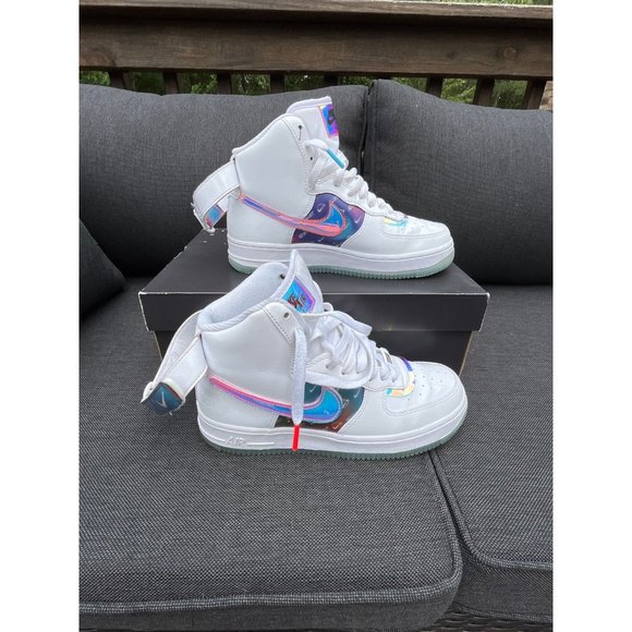 Nike White and Multicolor Women's Sneakers - Picture 4 of 12